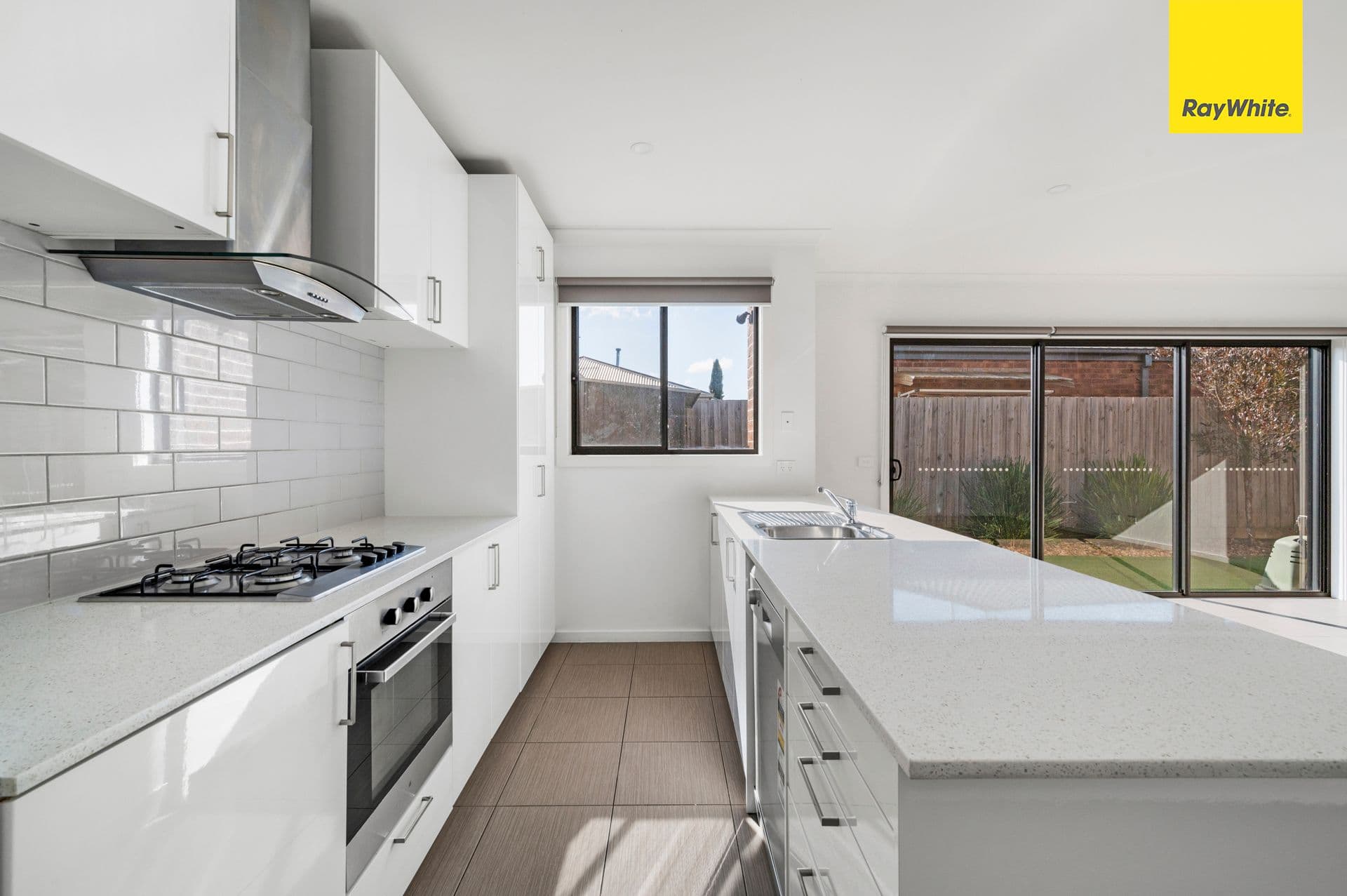 2 The Grove, Melton West VIC 3337, Melton West - Thumbnail 8