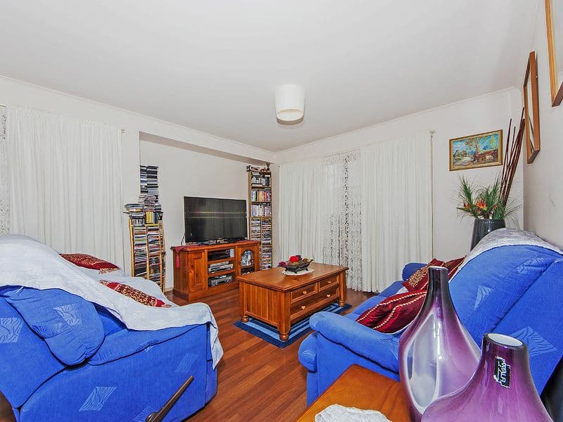 38 Silvereye Crescent, WERRIBEE VIC 3030, Werribee - Thumbnail 2