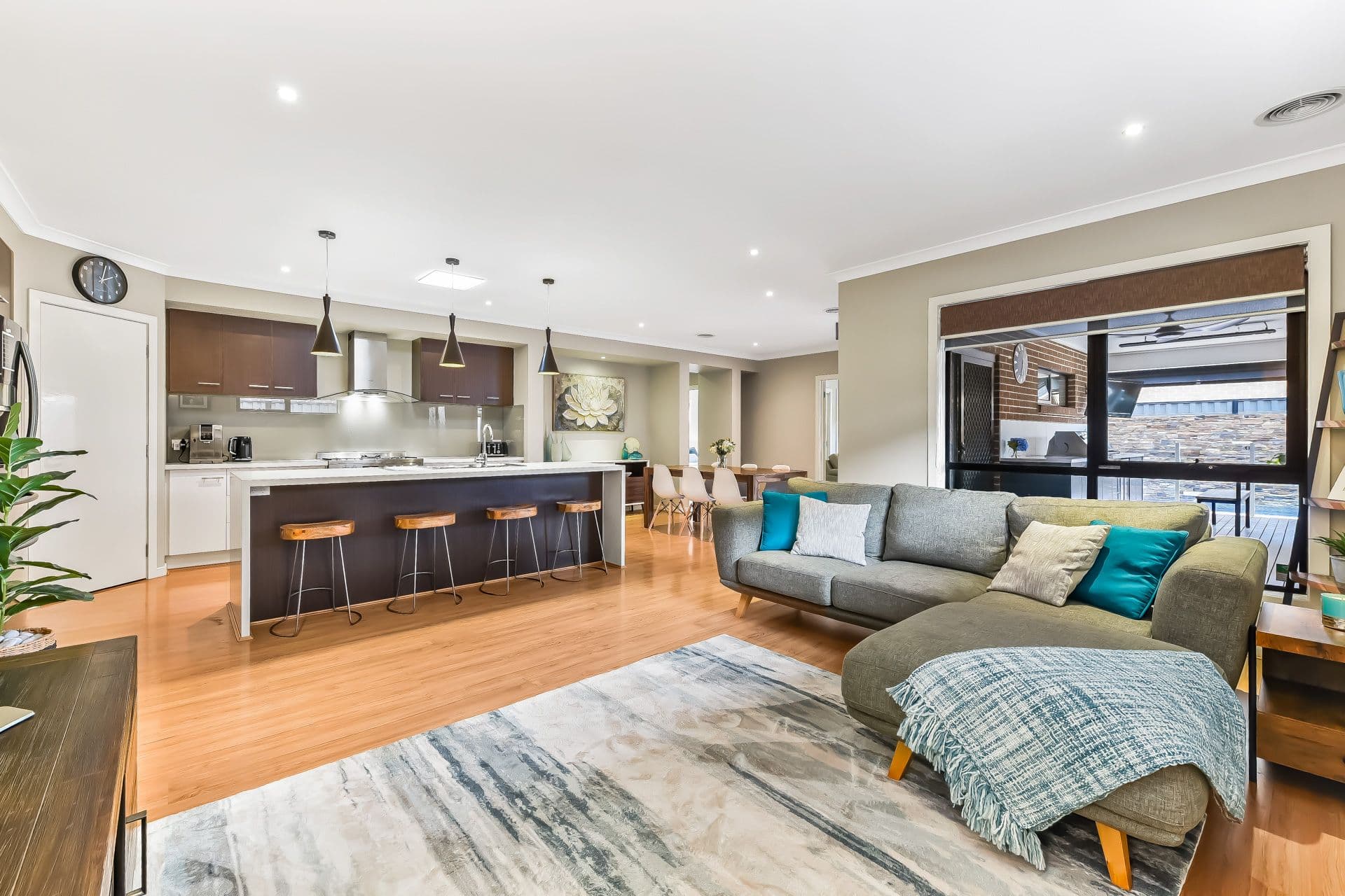 12 Amesbury Way, Clyde North VIC 3978, Clyde North - Thumbnail 2