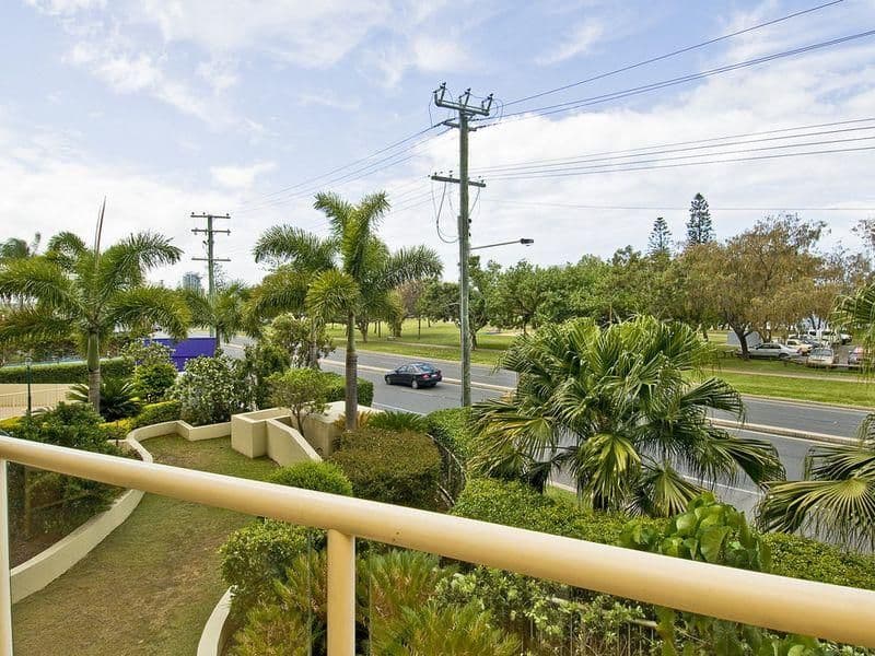 106 Marine Parade, SOUTHPORT QLD 4215, Southport - Thumbnail 8