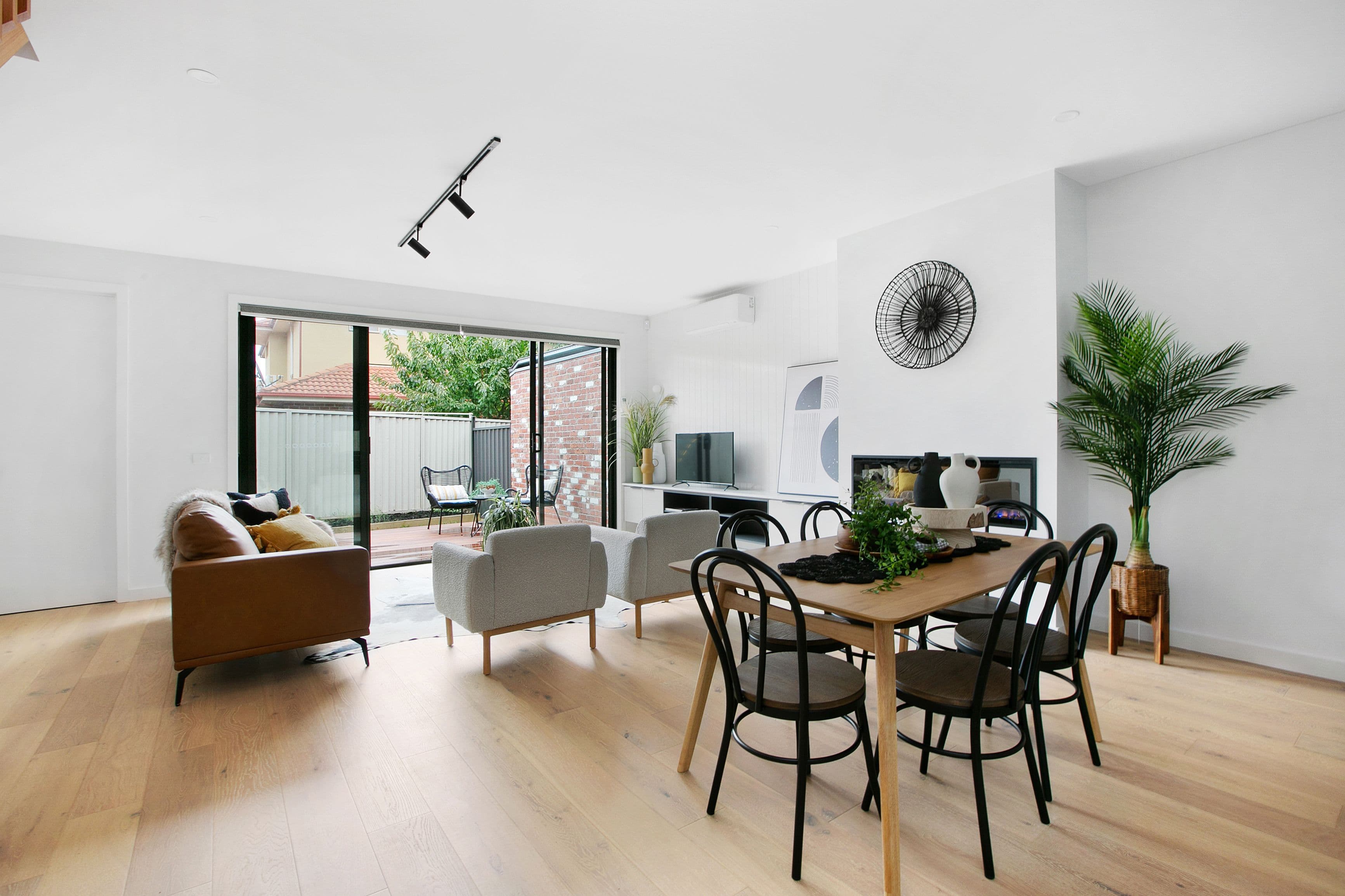 203 Purinuan Road, Reservoir VIC 3073, Reservoir - Thumbnail 2