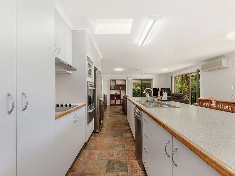 28 Colonsay Crescent, Merrimac QLD 4226, Merrimac - Thumbnail 4