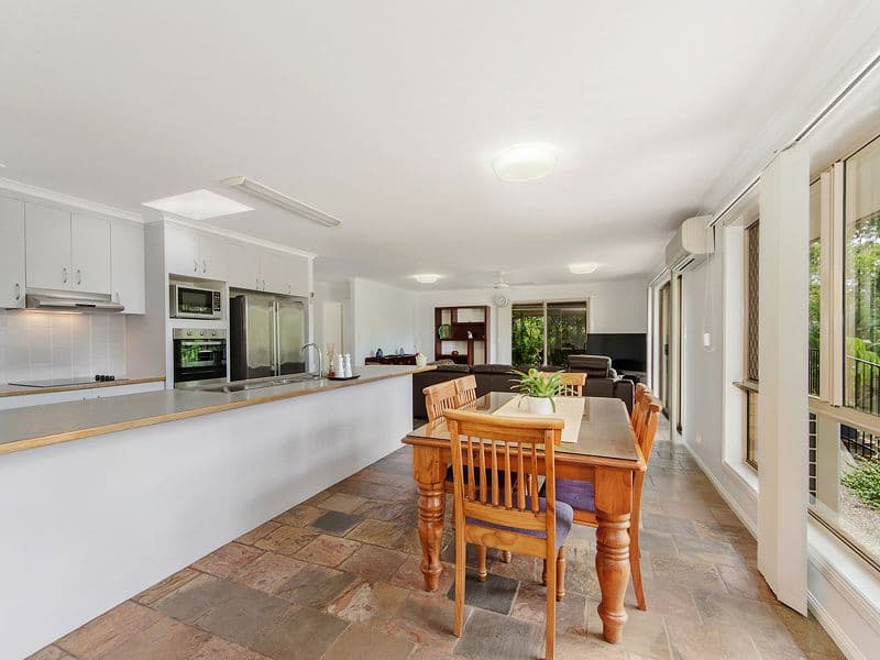28 Colonsay Crescent, Merrimac QLD 4226, Merrimac - Thumbnail 5