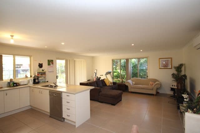 13 Paul Place, Glass House Mountains QLD 4518, Glass House Mountains - Thumbnail 2