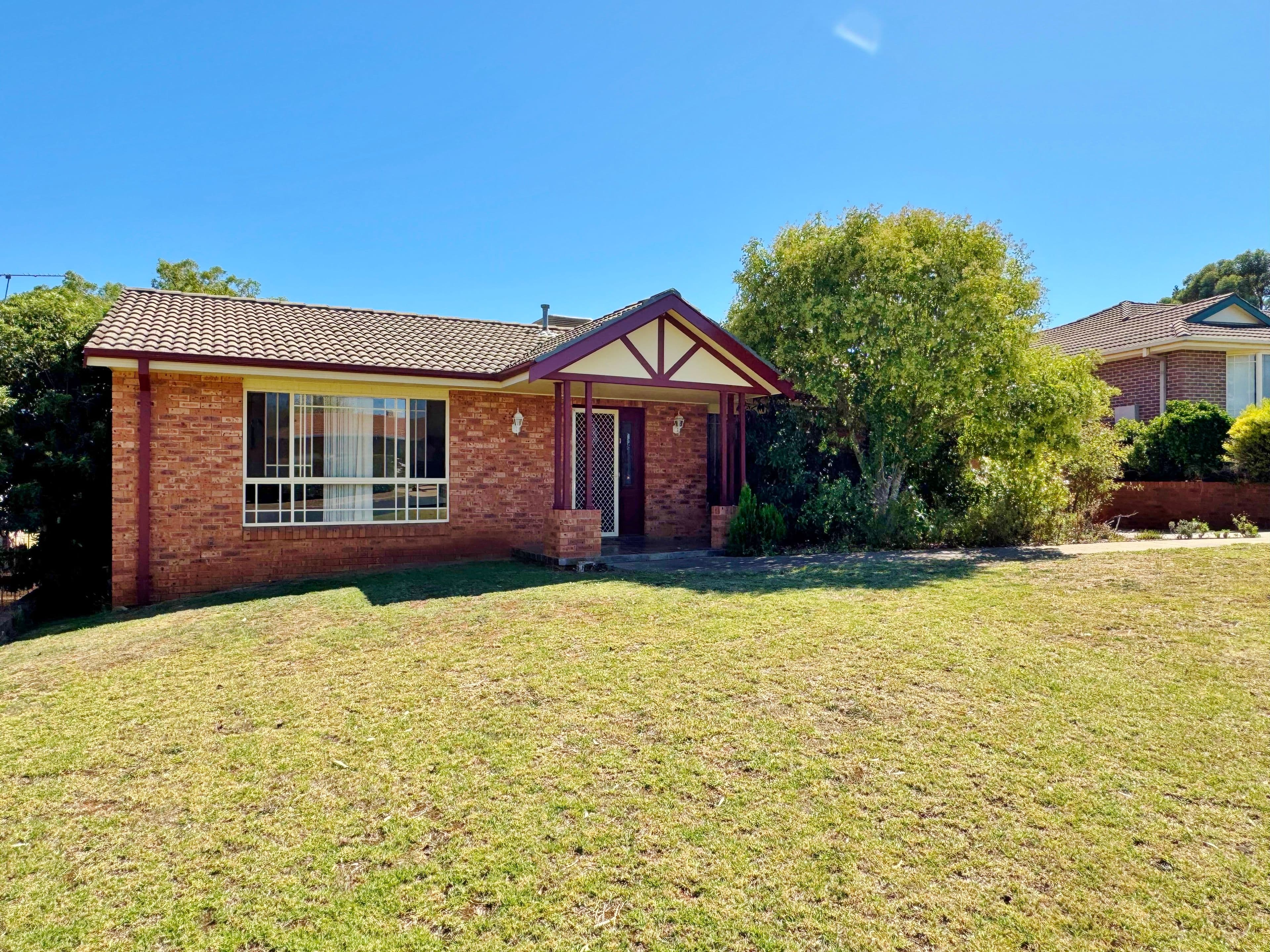 3 Martin Court, Young NSW 2594, Young - Thumbnail 2