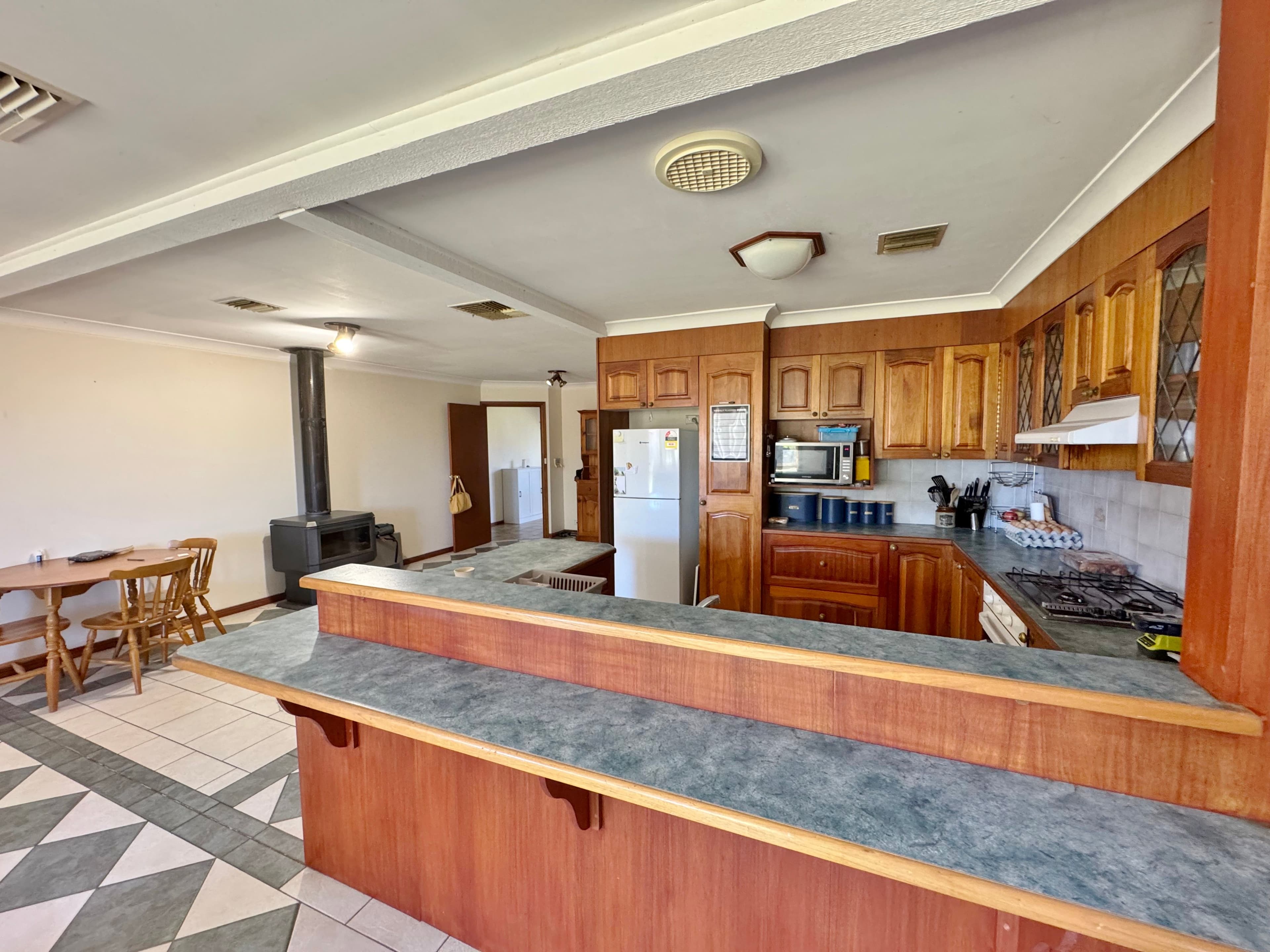 3 Martin Court, Young NSW 2594, Young - Thumbnail 4