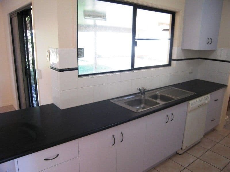 36 Amhurst Street, SLADE POINT QLD 4740, Slade Point - Thumbnail 8
