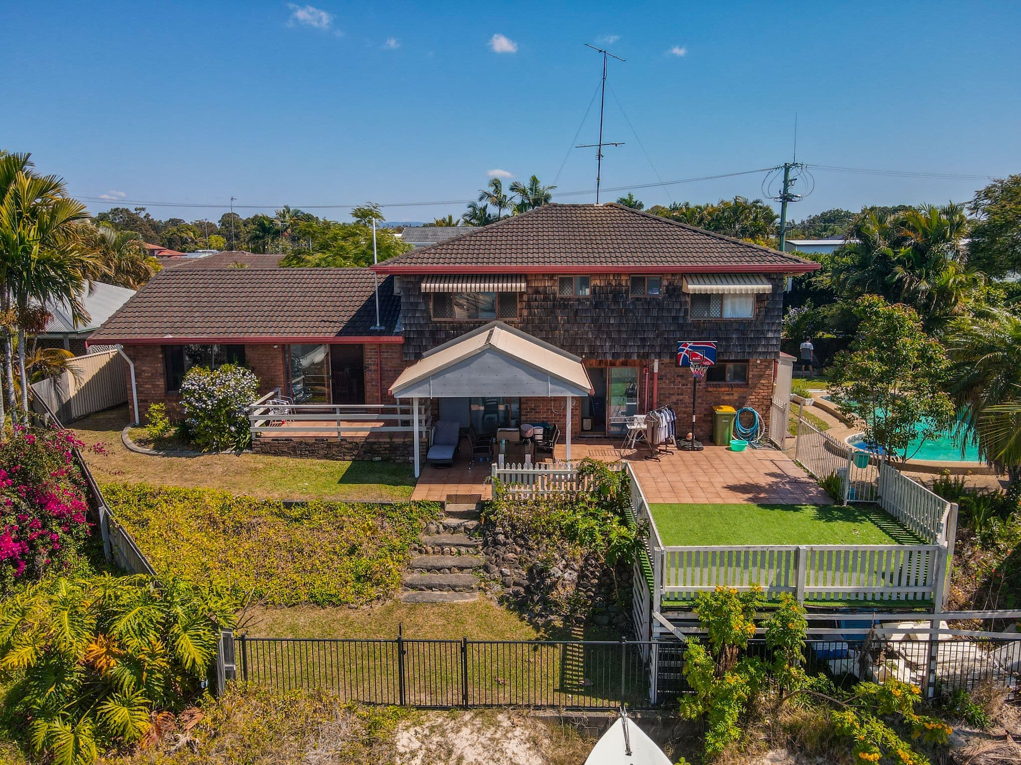 8 Pacific Boulevard, Broadbeach Waters QLD 4218, Broadbeach Waters - Thumbnail 3