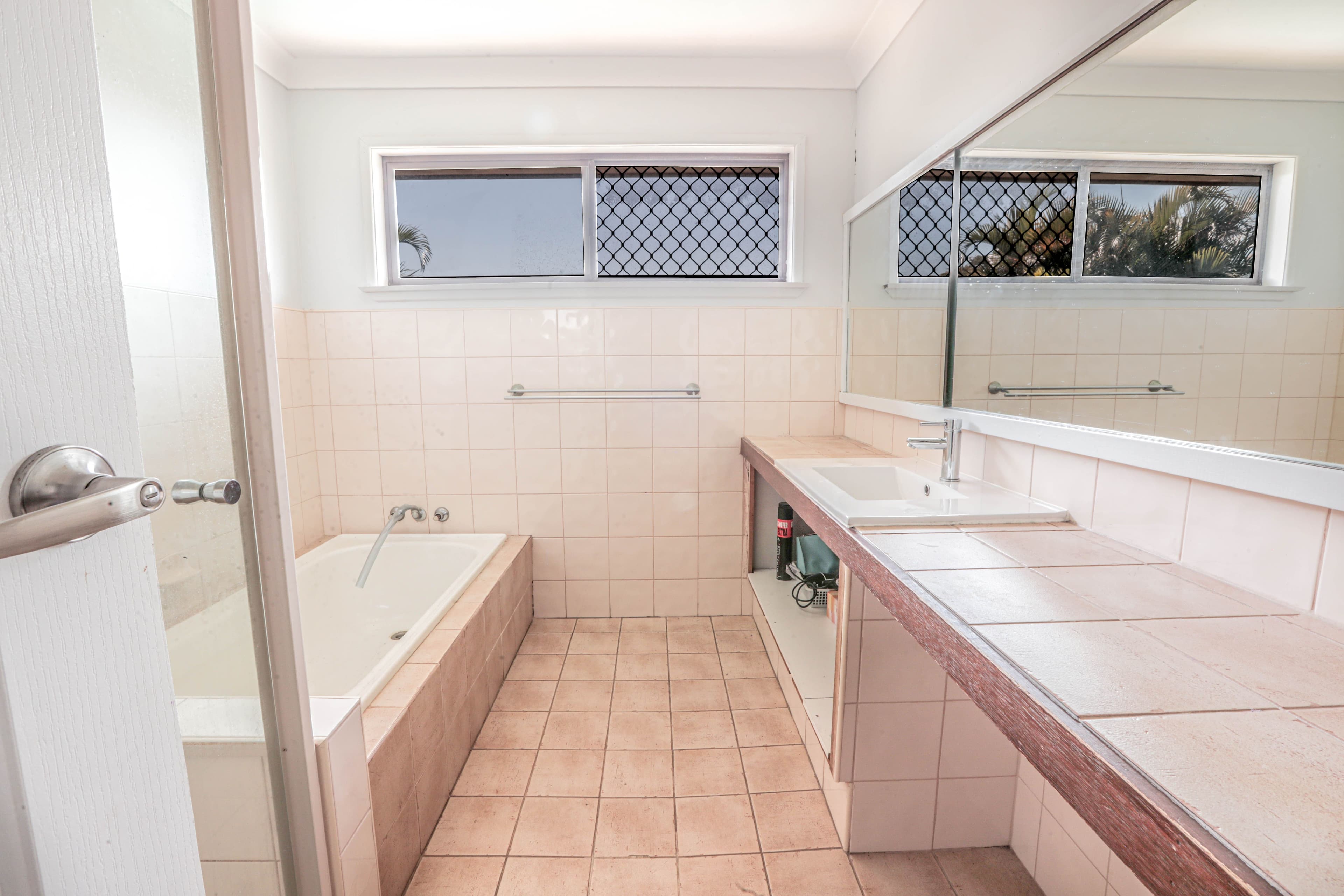 8 Pacific Boulevard, Broadbeach Waters QLD 4218, Broadbeach Waters - Thumbnail 6