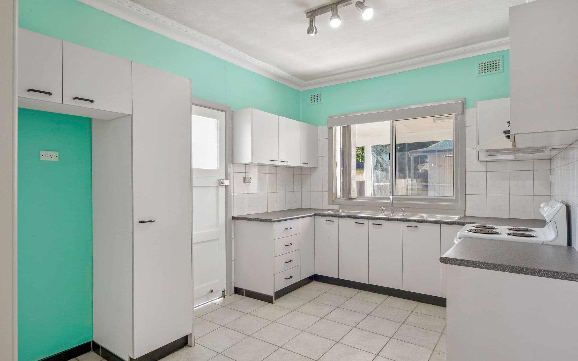 10 Phyllis Street, Minto NSW 2566, Minto - Thumbnail 2