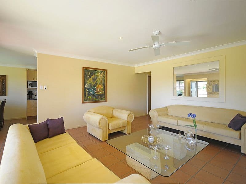 48 Coogeen Street, SORRENTO QLD 4217, Sorrento - Thumbnail 2