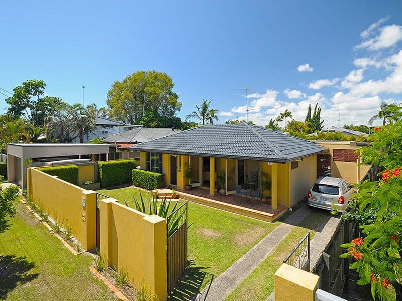 48 Coogeen Street, SORRENTO QLD 4217, Sorrento - Thumbnail 4