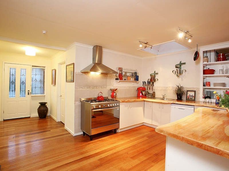 10  Falconer Court, MORNINGTON VIC 3931, Mornington - Thumbnail 2