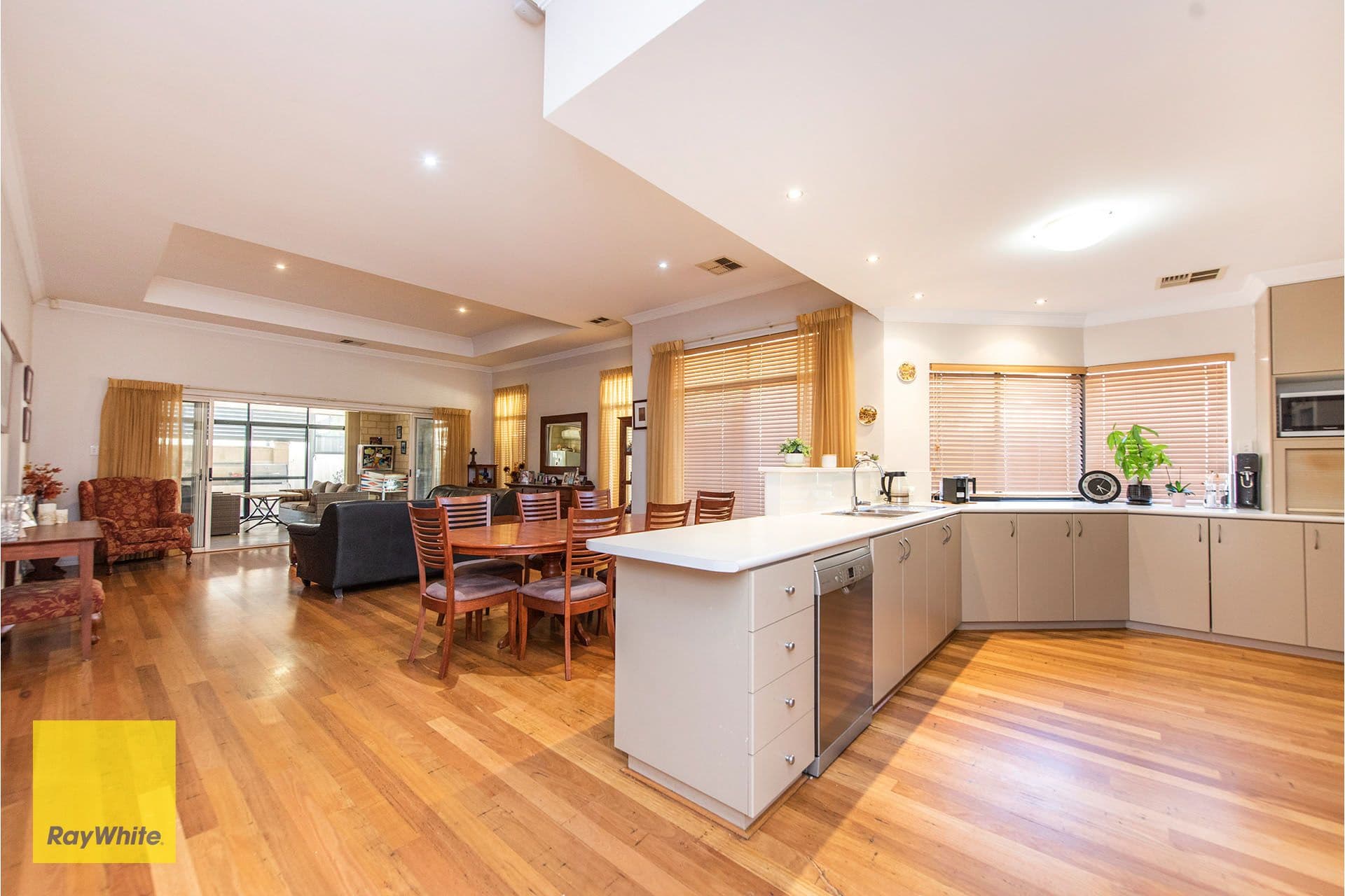 16 Russell Street, East Cannington WA 6107, East Cannington - Thumbnail 8