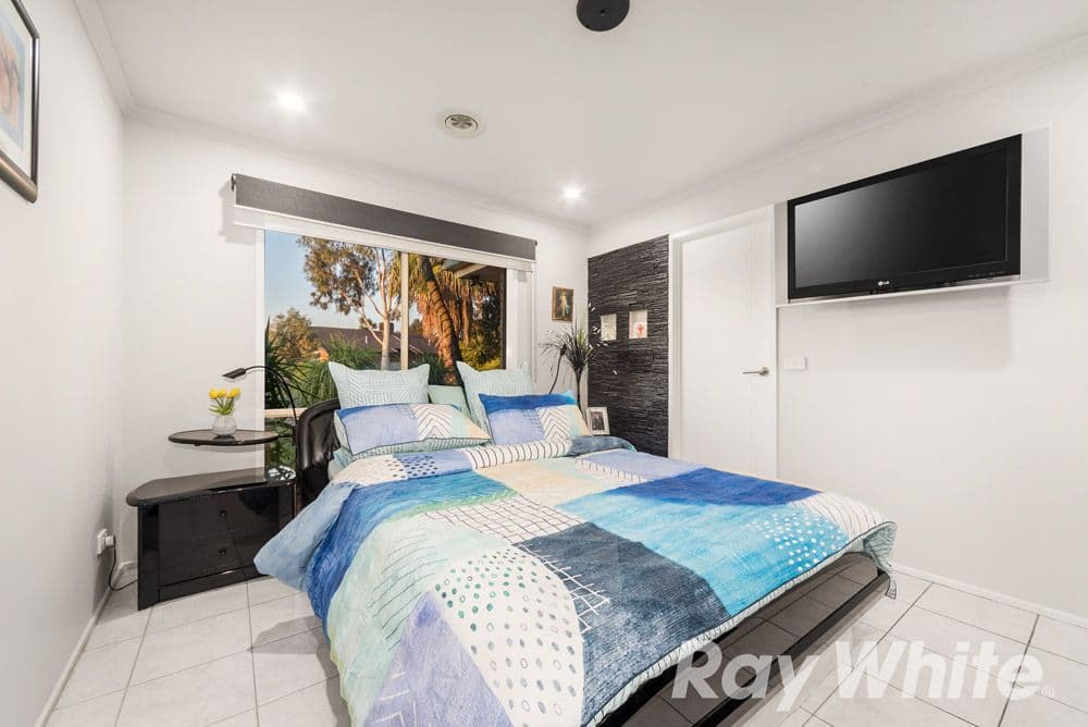 9 Hobson Crescent, Mill Park VIC 3082, Mill Park - Thumbnail 7