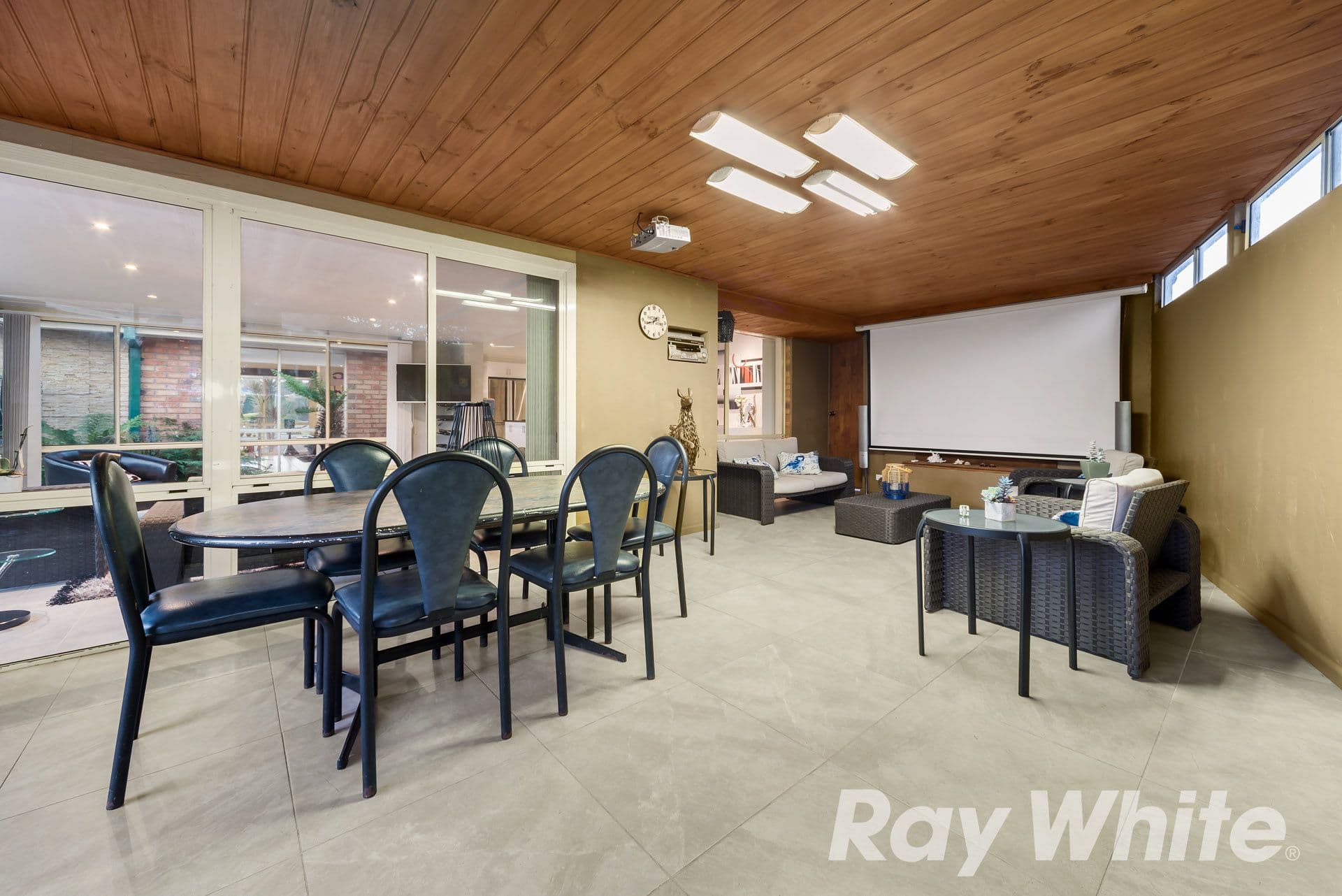 9 Hobson Crescent, Mill Park VIC 3082, Mill Park - Thumbnail 8