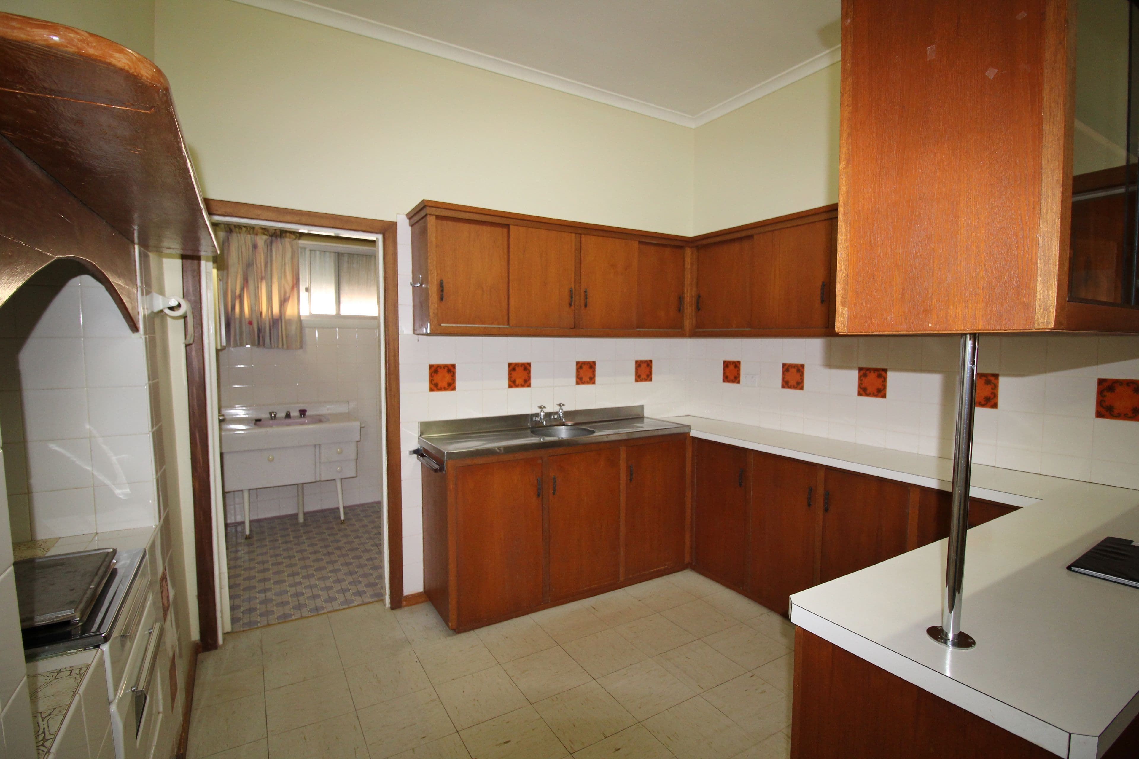 14 Twelfth Street, Renmark SA 5341, Renmark - Thumbnail 2