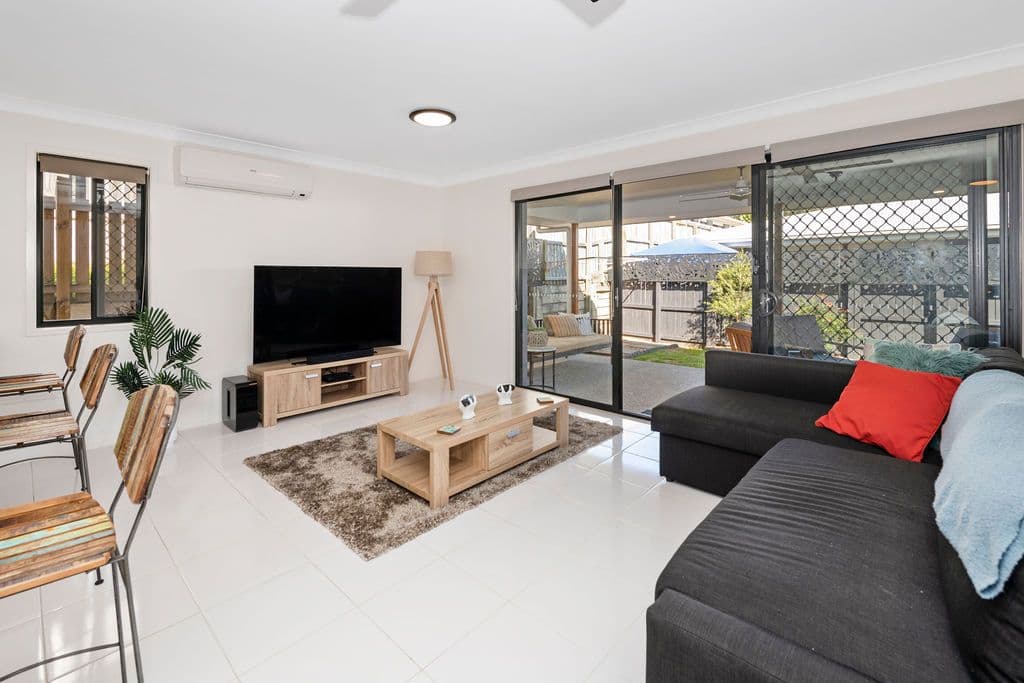 17 Rise Circuit, Pacific Pines QLD 4211, Pacific Pines - Thumbnail 4