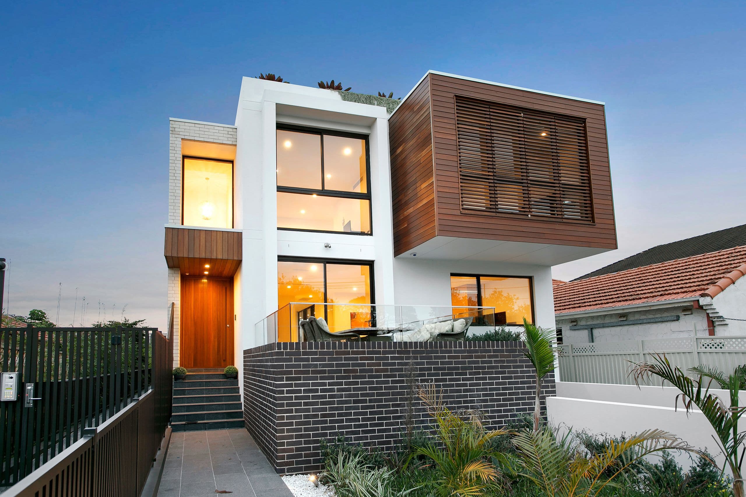 289 The Grand Parade, Sans Souci - Image 1