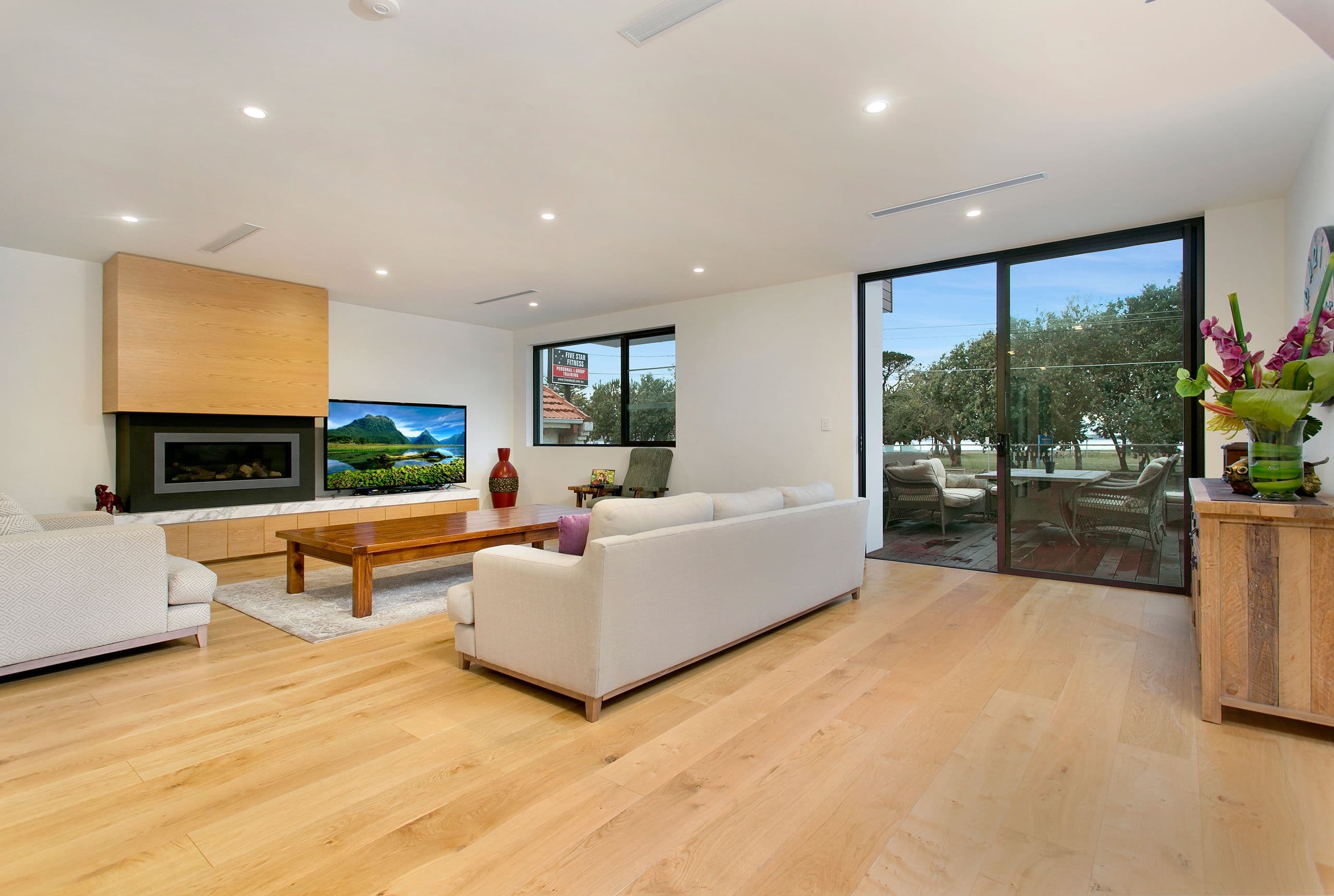 289 The Grand Parade, Sans Souci - Thumbnail 3