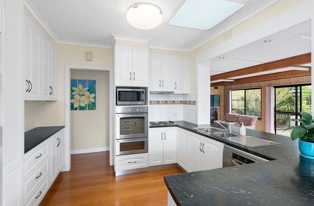 15 Craigmore Avenue, Mentone VIC 3194, Mentone - Thumbnail 5