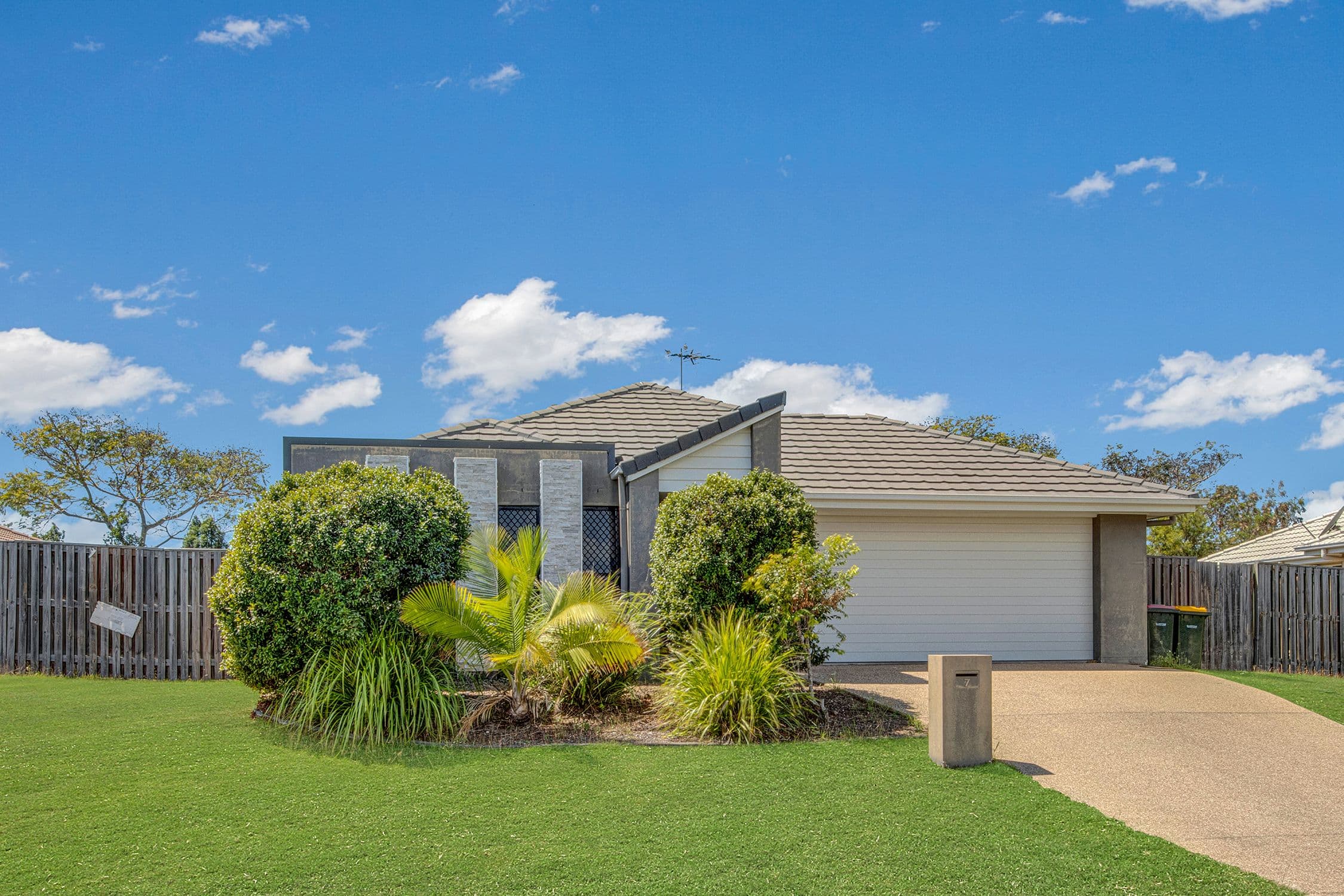 7 Bendee Street, Glen Eden QLD 4680, Glen Eden - Image 1
