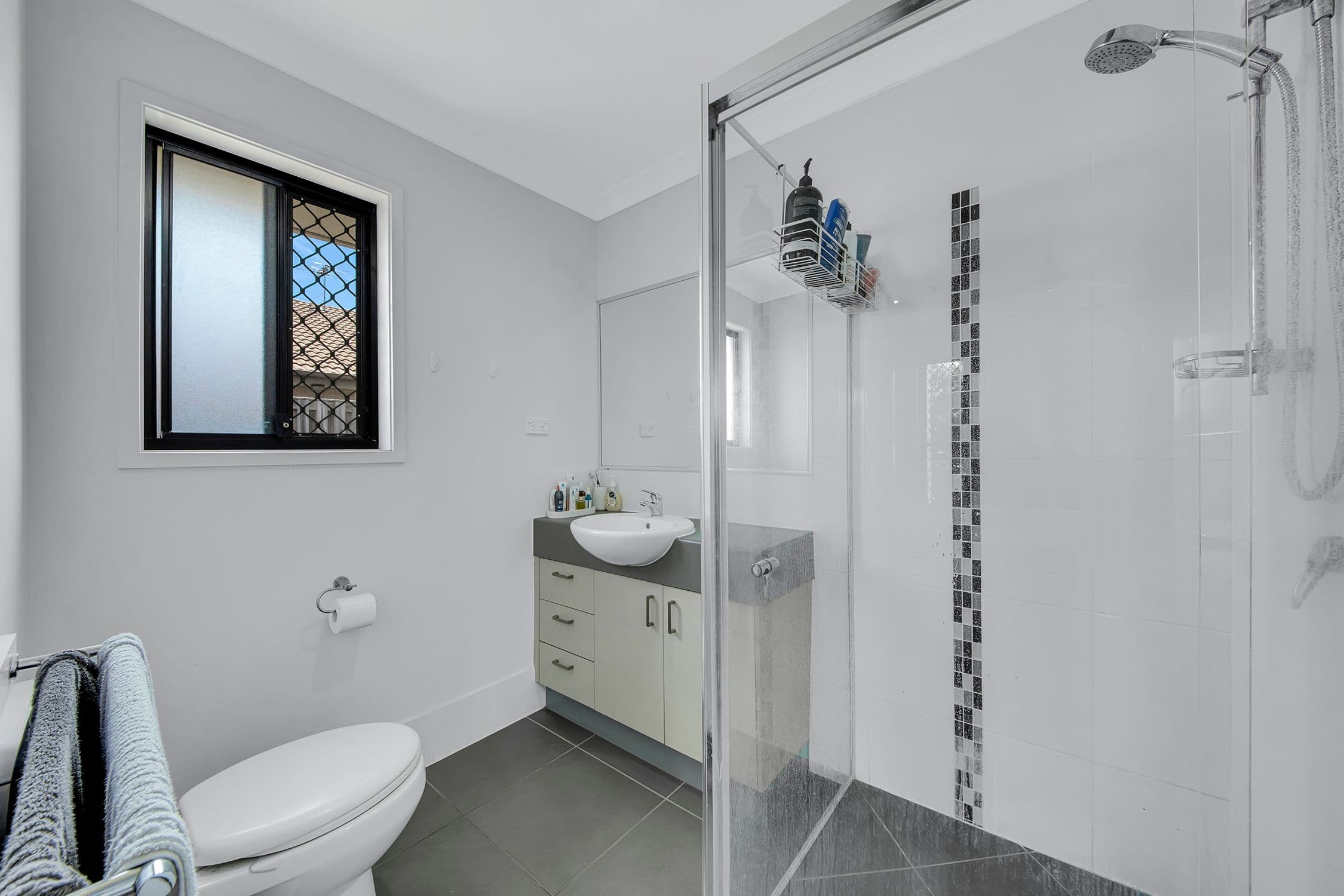 7 Bendee Street, Glen Eden QLD 4680, Glen Eden - Thumbnail 3