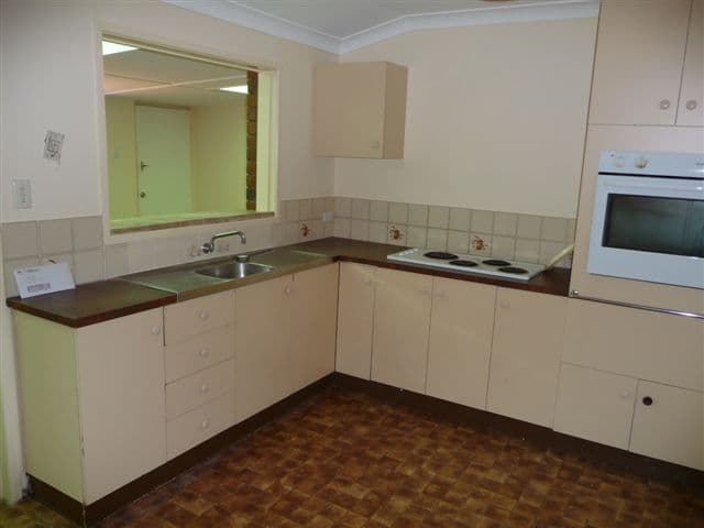42  Marsala Street, WILSONTON QLD 4350, Wilsonton - Thumbnail 2