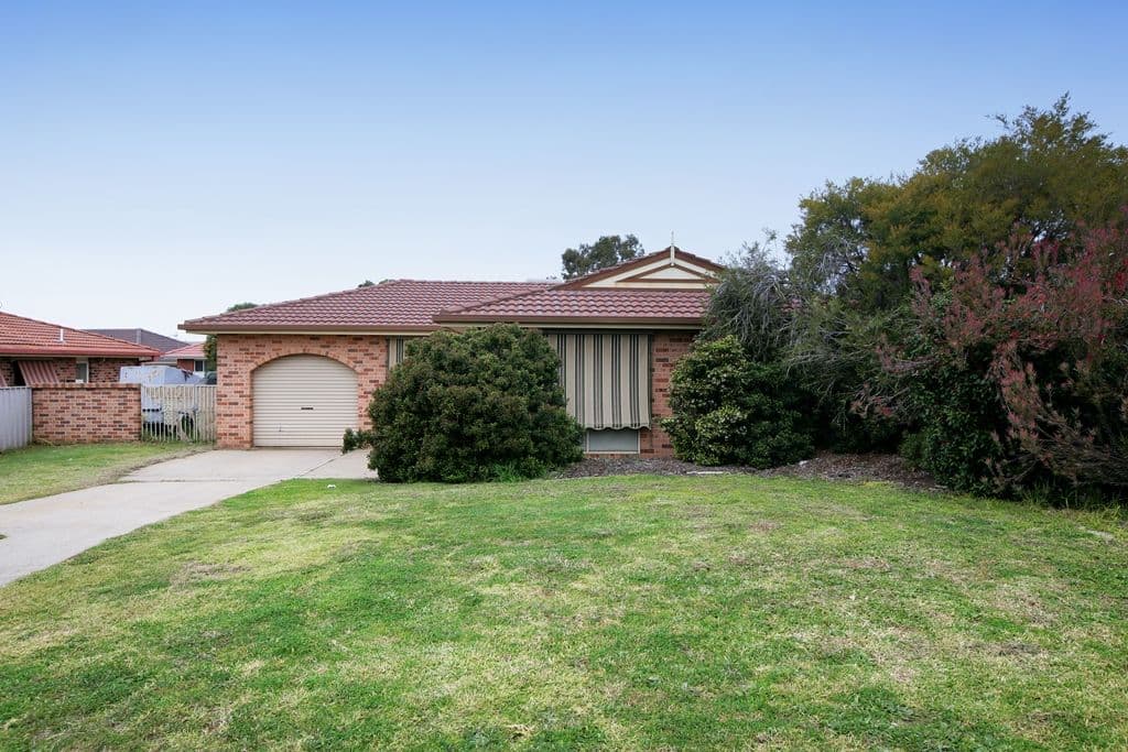 72 Dalman Parkway, Glenfield Park NSW 2650, Glenfield Park - Image 1