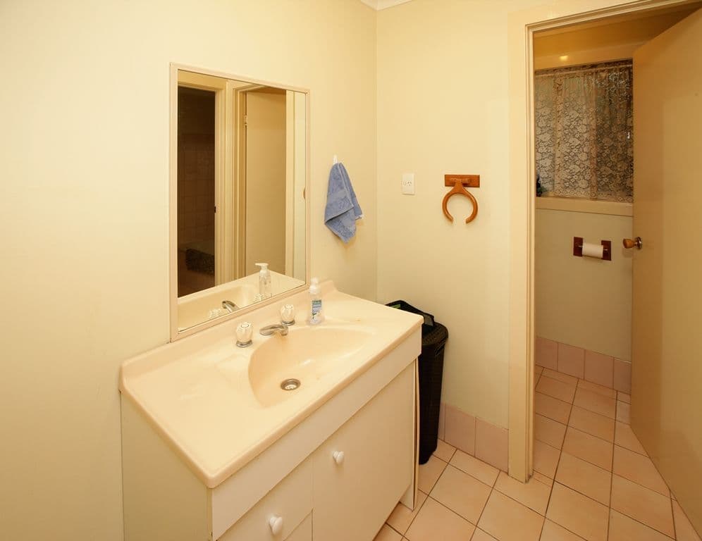 72 Dalman Parkway, Glenfield Park NSW 2650, Glenfield Park - Thumbnail 5