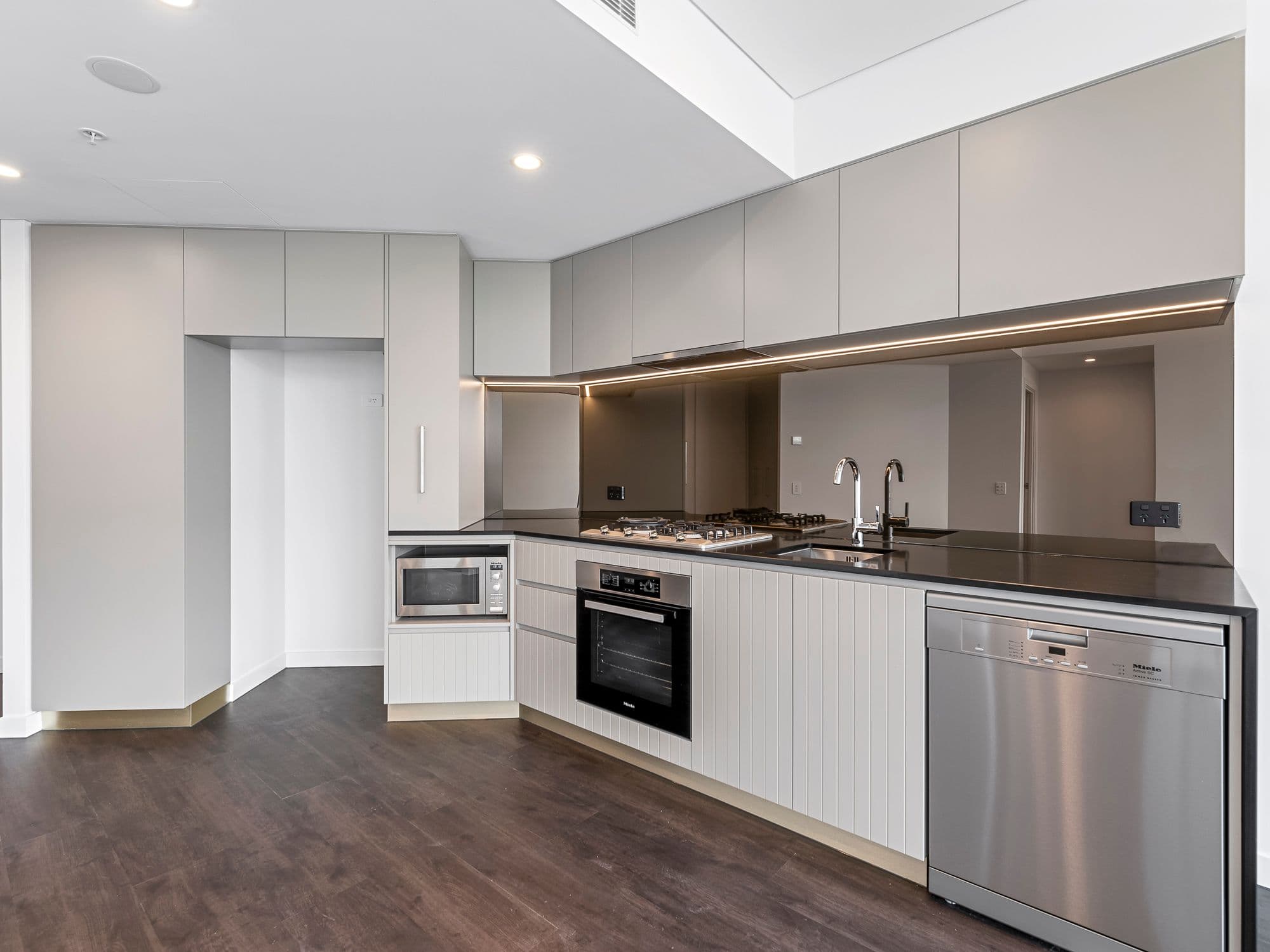 8 Adelaide Street, Brisbane City QLD 4000, Brisbane City - Thumbnail 3