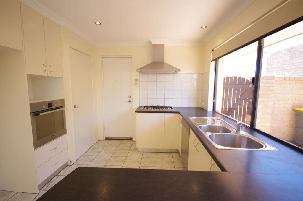 21 Guadalupe Drive, BALLAJURA WA 6066, Ballajura - Thumbnail 3
