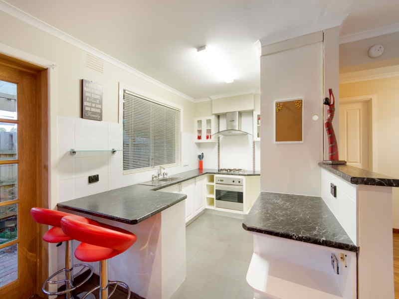 22 Hummerstone Road, SEAFORD VIC 3198, Seaford - Thumbnail 3