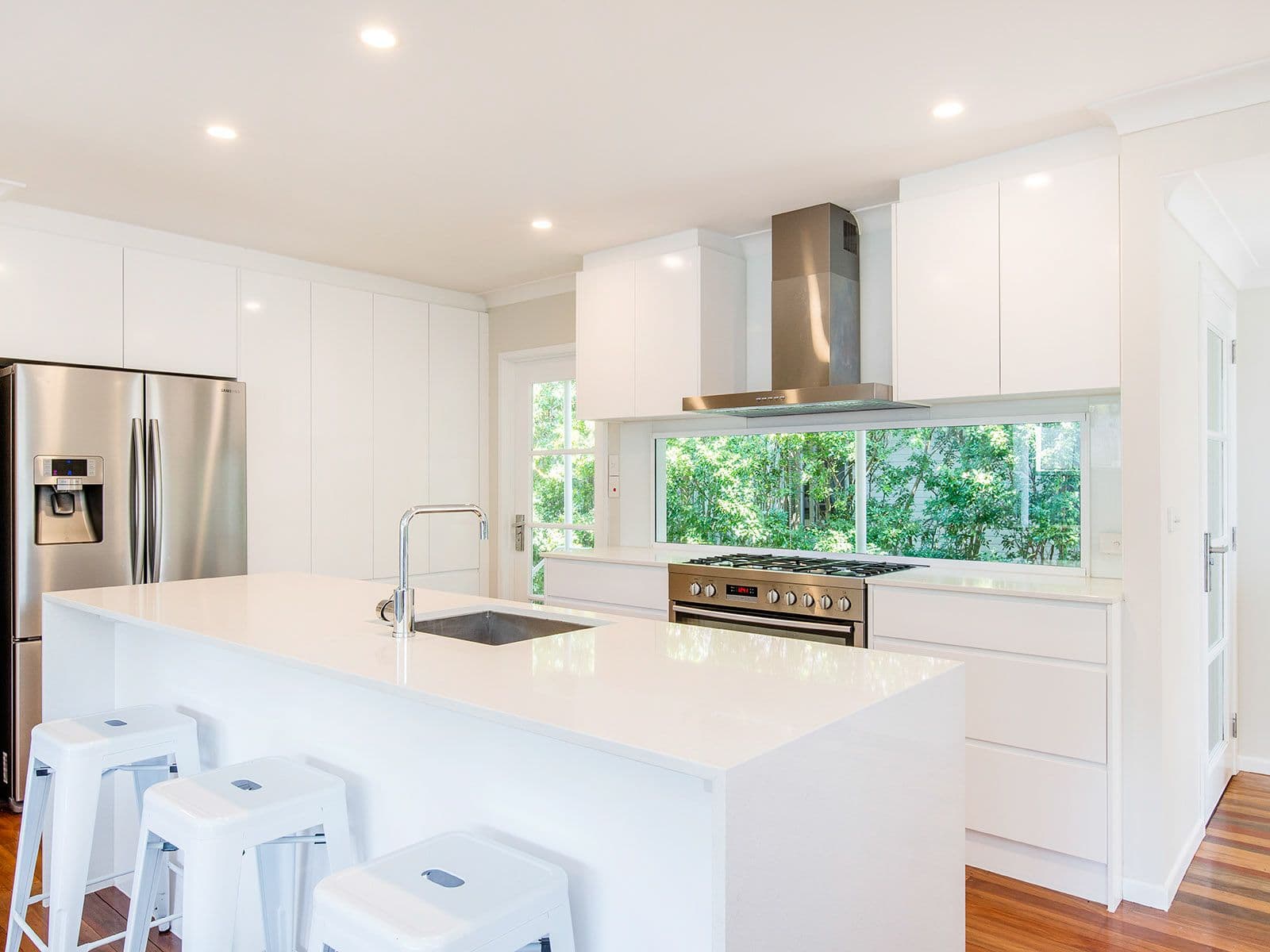 21 Nealdon Street, Holland Park QLD 4121, Holland Park - Thumbnail 2