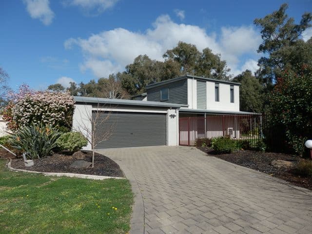 70 Rutley Crescent, ECHUCA VIC 3564, Echuca - Image 1