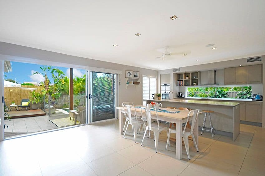 41 Eleventh Avenue, PALM BEACH QLD 4221, Palm Beach - Thumbnail 2