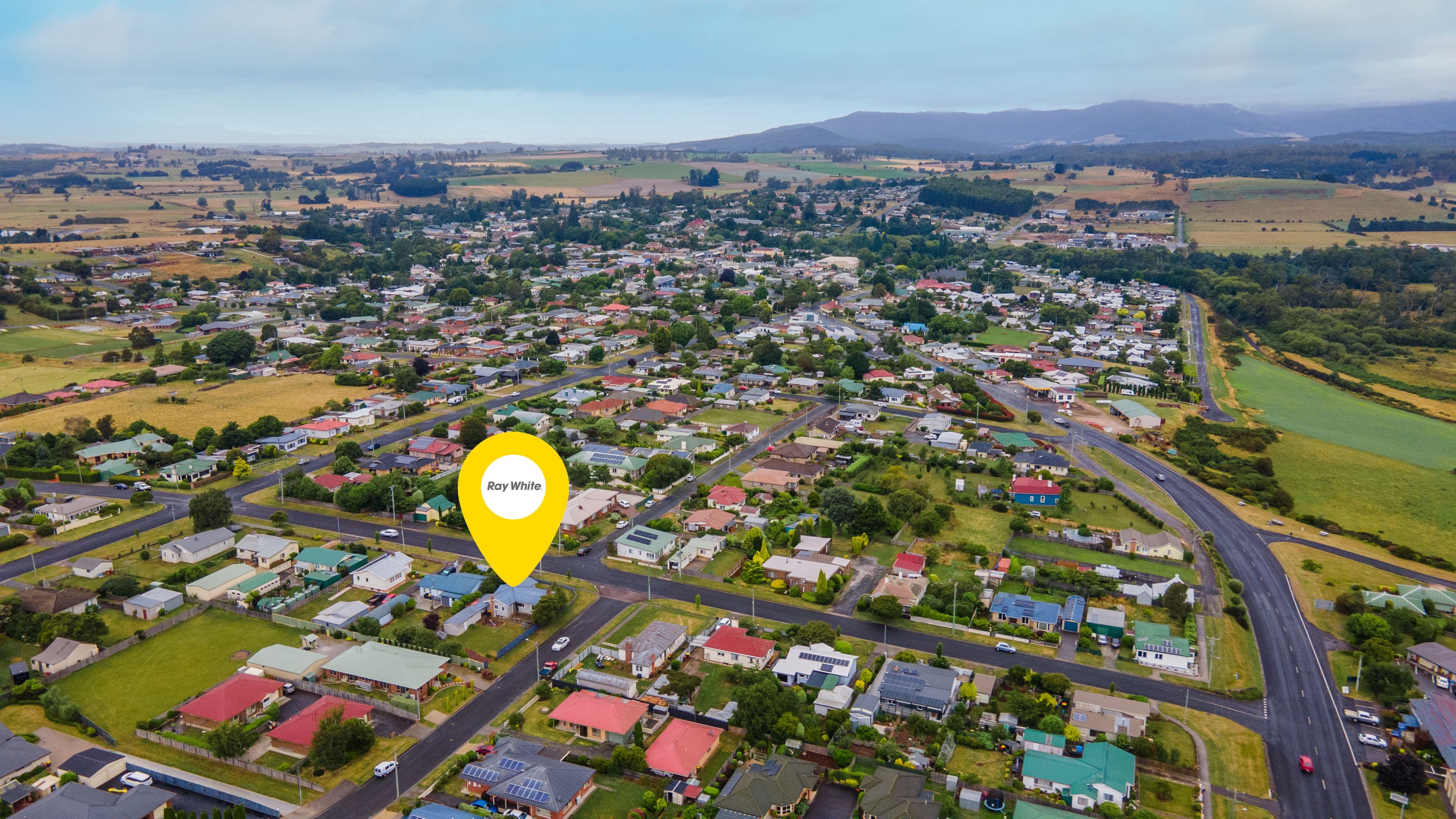 43 Winter Street, Deloraine TAS 7304, Deloraine - Thumbnail 3