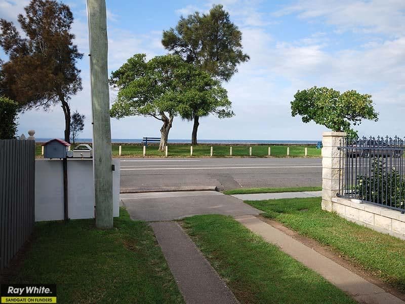 274 Flinders Parade, SANDGATE QLD 4017, Sandgate - Thumbnail 2