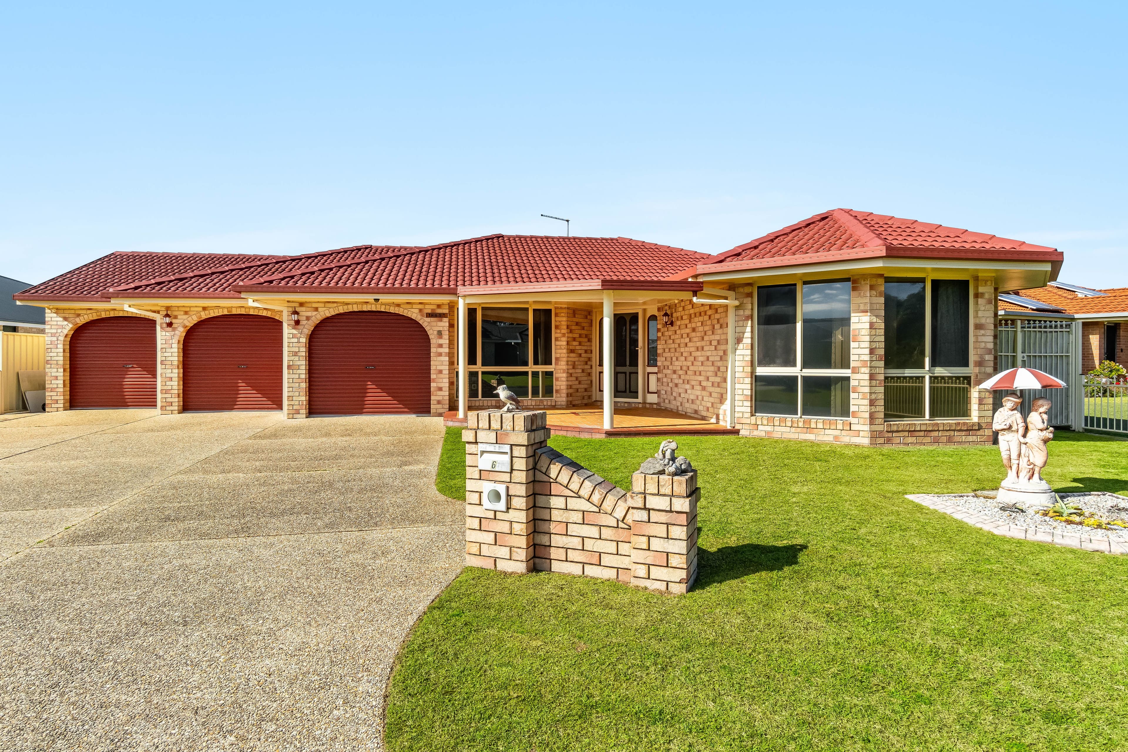 6 Bayview Drive, Yamba NSW 2464, Yamba - Thumbnail 2