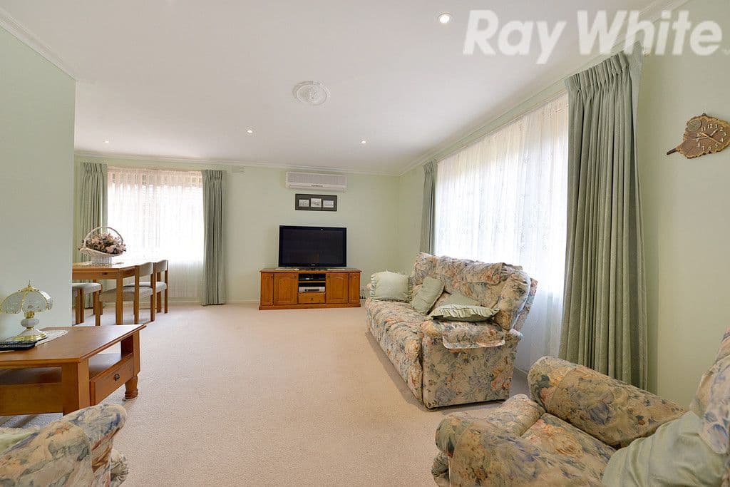 10 Peter Drive, Ferntree Gully VIC 3156, Ferntree Gully - Thumbnail 2