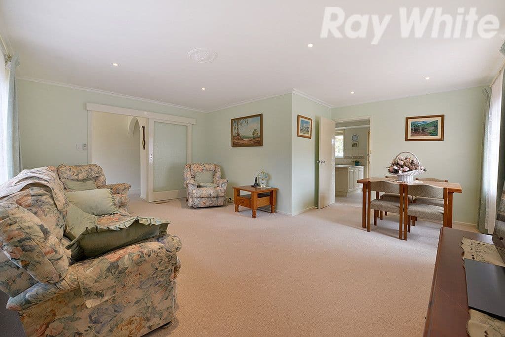 10 Peter Drive, Ferntree Gully VIC 3156, Ferntree Gully - Thumbnail 3