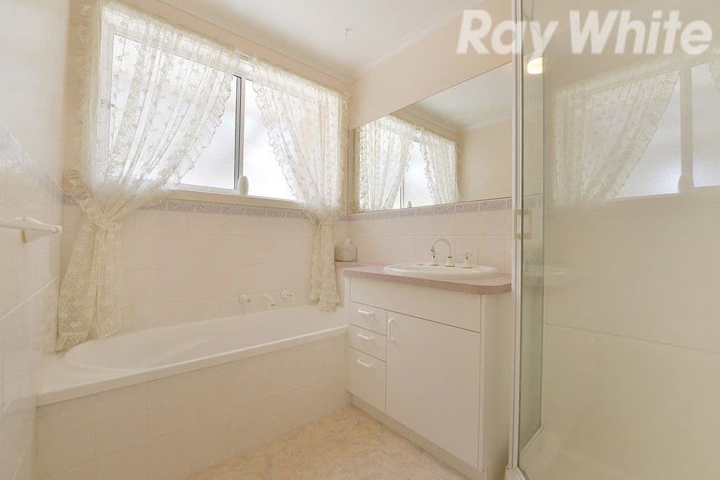 10 Peter Drive, Ferntree Gully VIC 3156, Ferntree Gully - Thumbnail 8