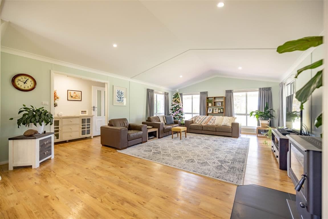 40 Quandong Avenue, Tumut NSW 2720, Tumut - Thumbnail 2