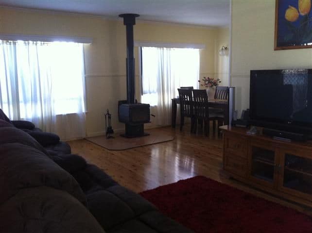 11 Eva Street, ROMA QLD 4455, Roma - Thumbnail 3