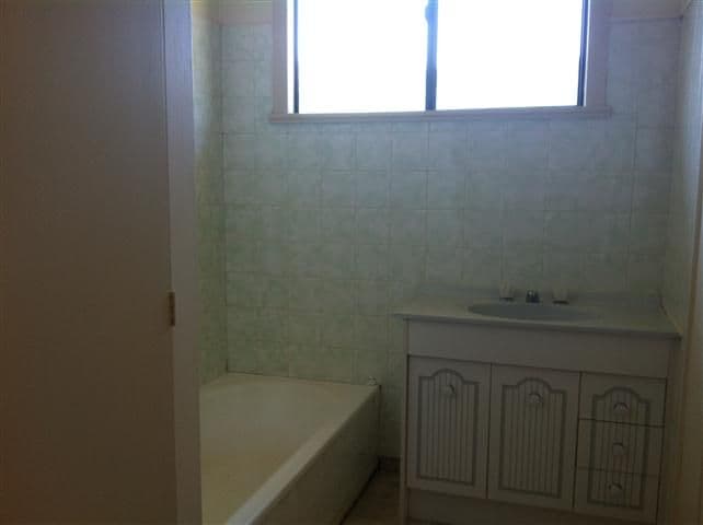 11 Eva Street, ROMA QLD 4455, Roma - Thumbnail 6