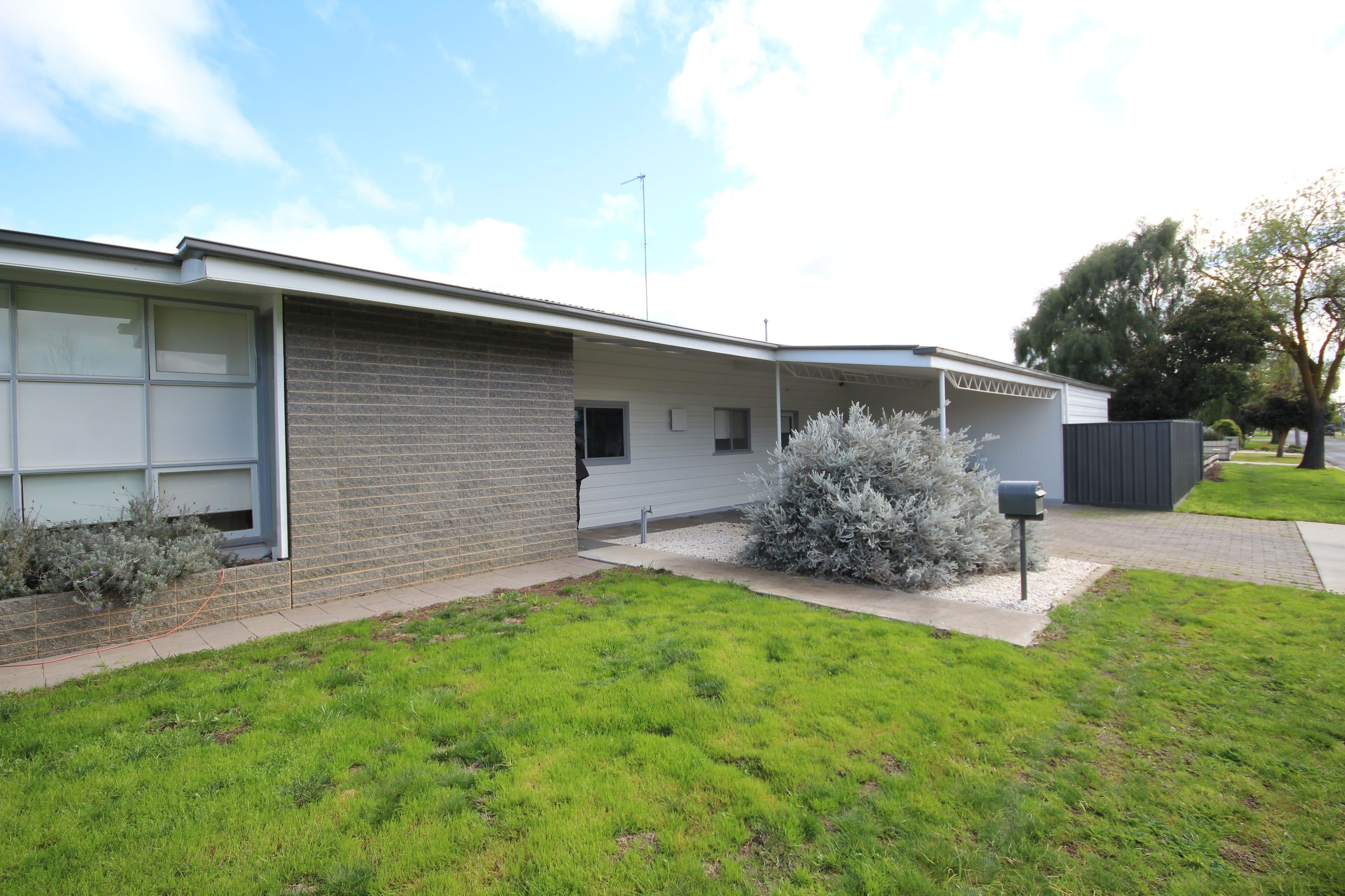 48 Landy Street, Horsham VIC 3400, Horsham - Thumbnail 2