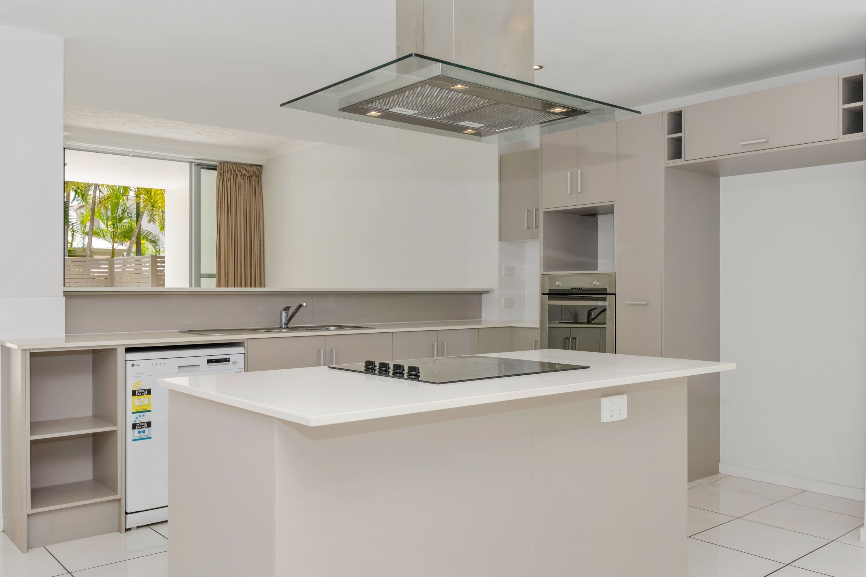 28 Landsborough Street, North Ward QLD 4810, North Ward - Thumbnail 3