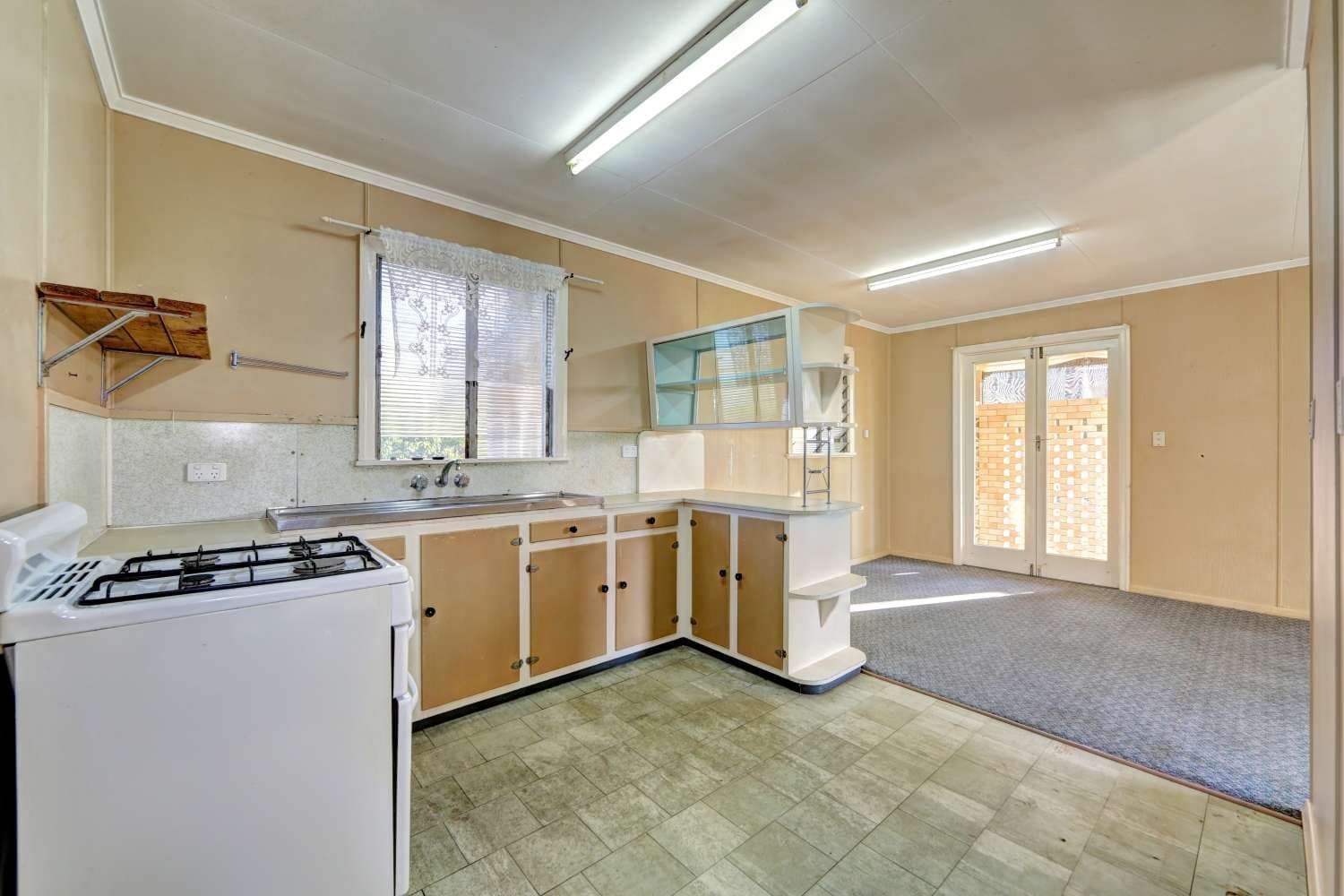 38 Tarakan Street, SVENSSON HEIGHTS QLD 4670, Svensson Heights - Thumbnail 6