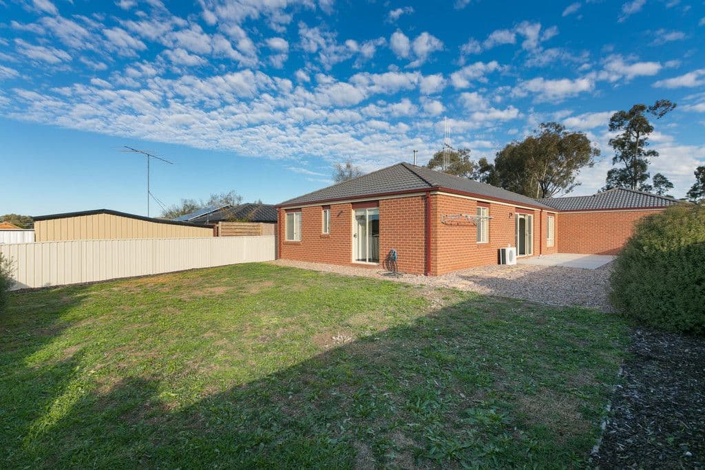 2 Gardenview Court, Epsom VIC 3551, Epsom - Thumbnail 2