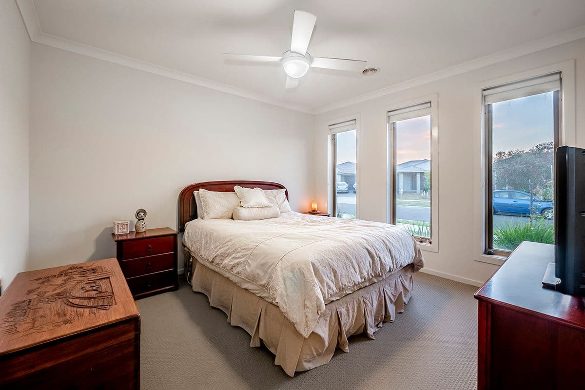 13 Omeara Crescent, Cranbourne East VIC 3977, Cranbourne East - Thumbnail 3